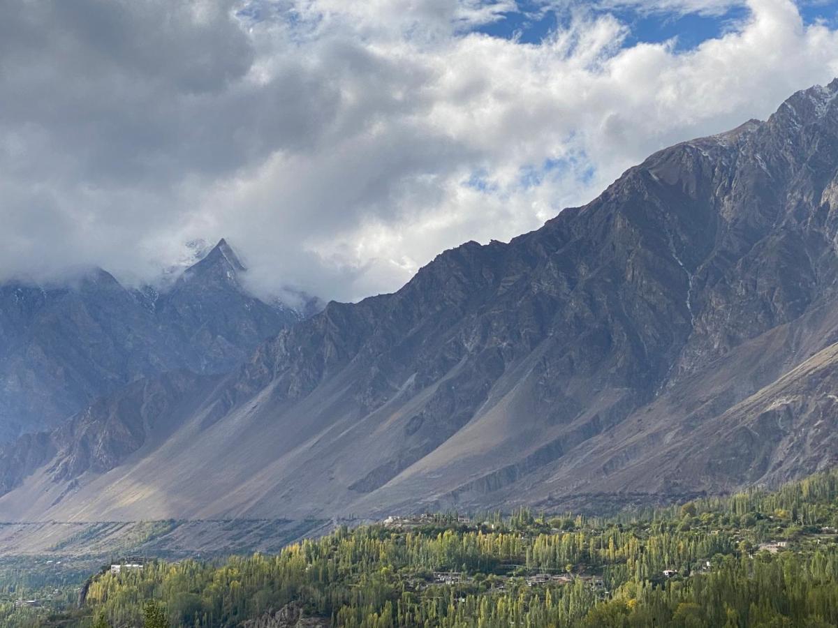 Old Hunza Inn Karimabad  Bagian luar foto