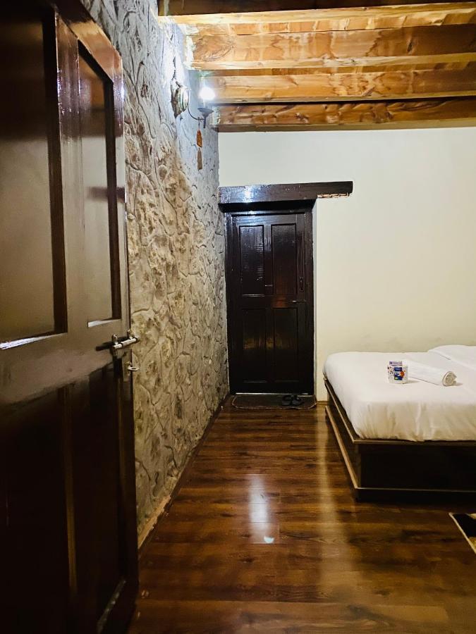 Old Hunza Inn Karimabad  Bagian luar foto